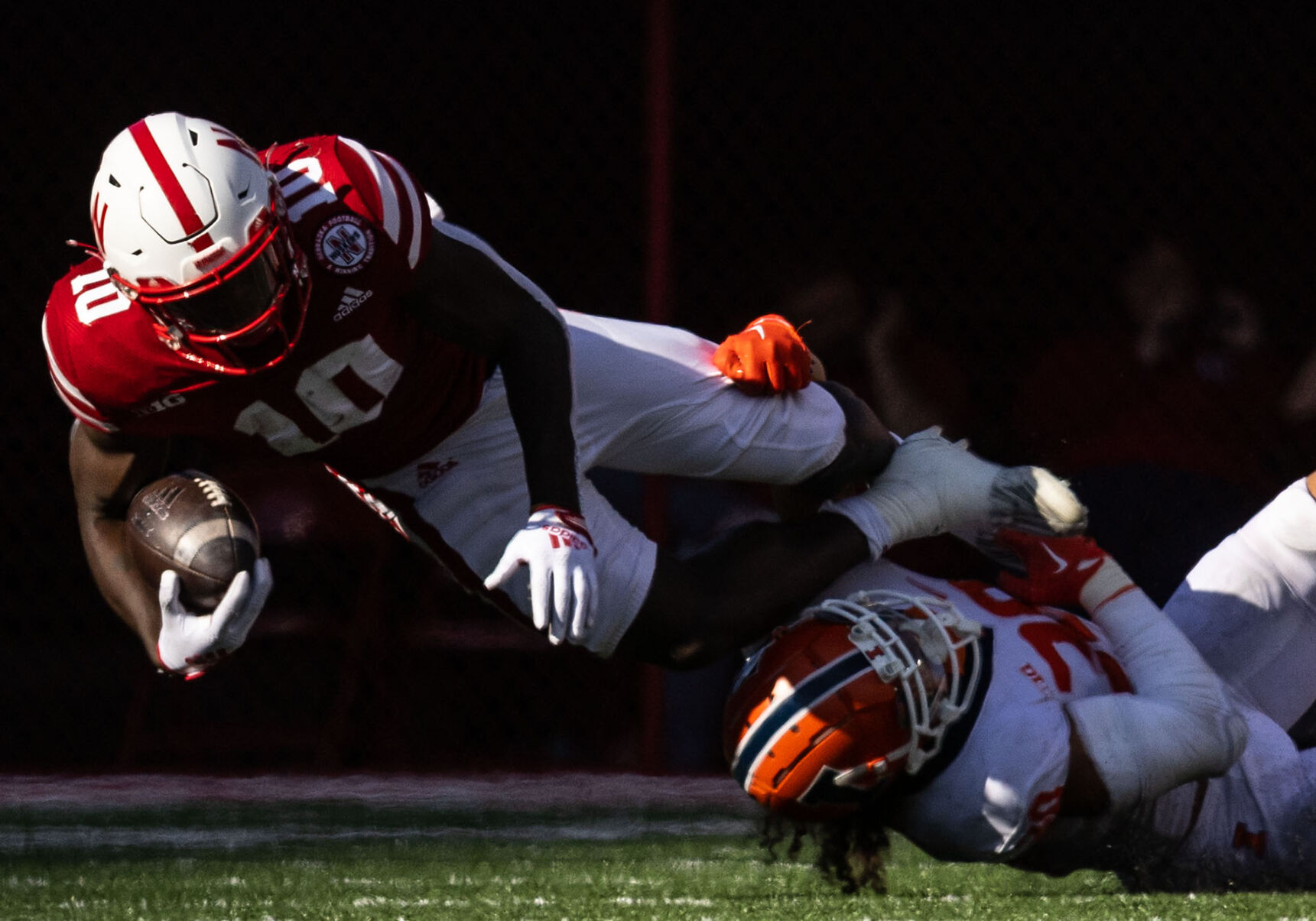 103022-owh-spo-nebraskaillinois-pic-cm09.jpg